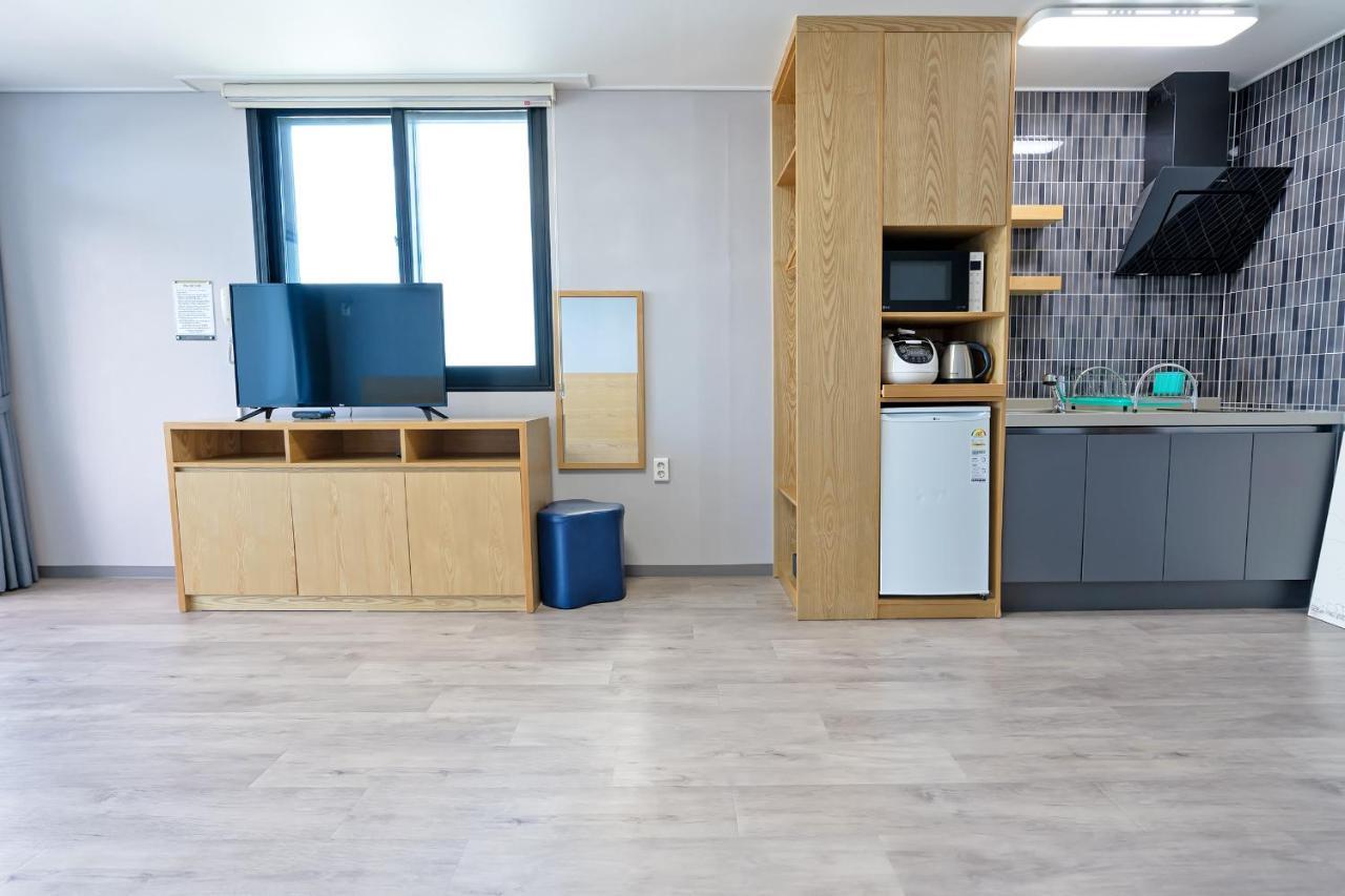 Gold Beach Resort Йосу Экстерьер фото
