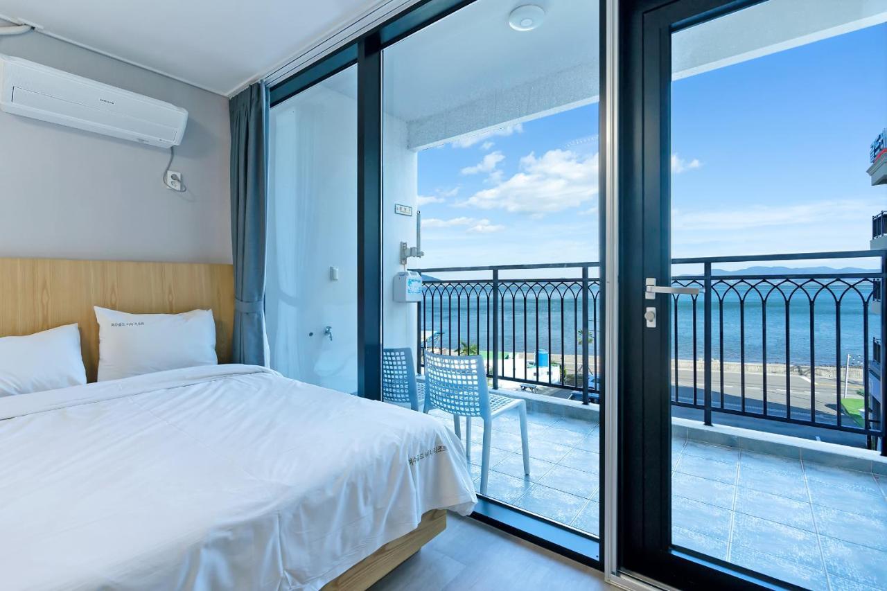 Gold Beach Resort Йосу Экстерьер фото
