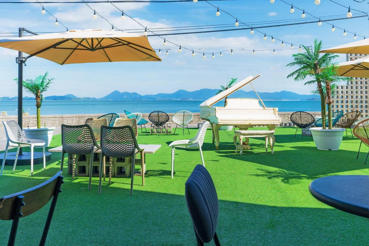 Gold Beach Resort Йосу Экстерьер фото
