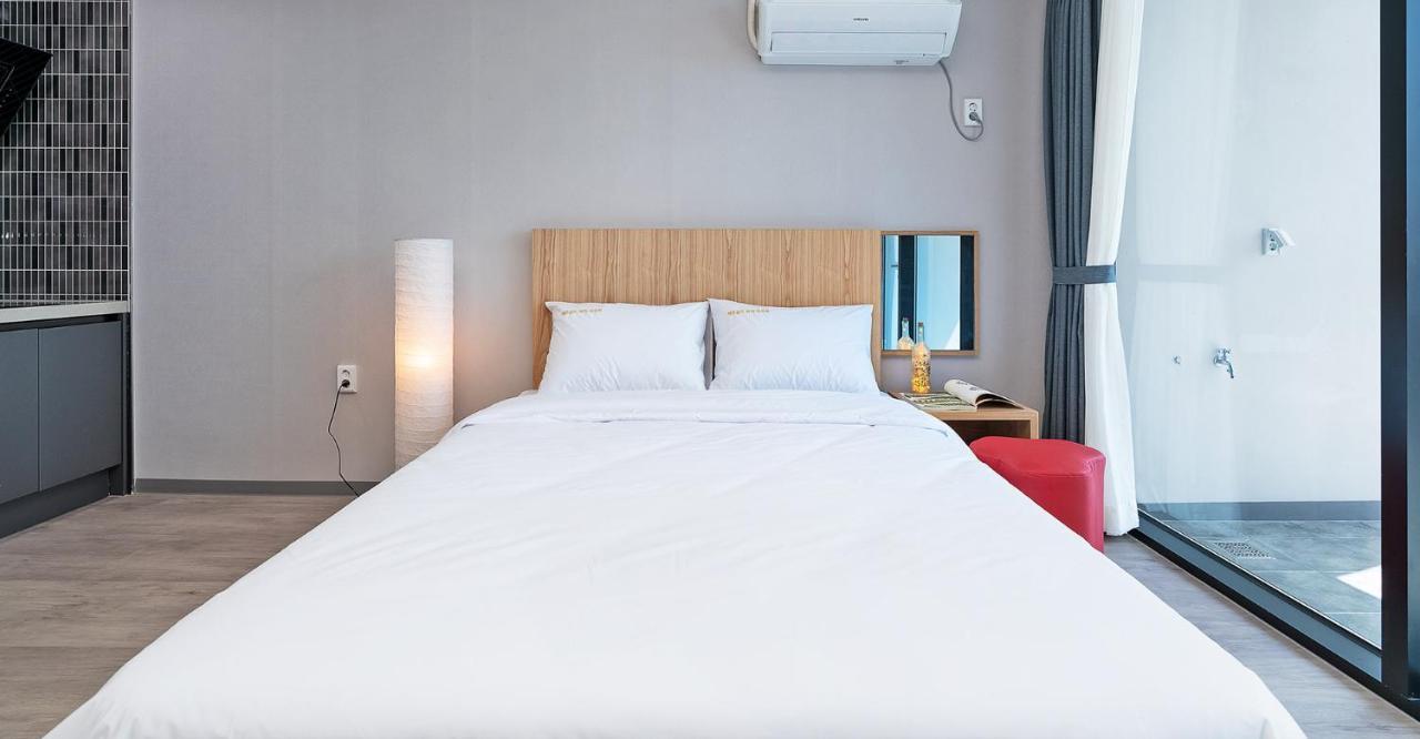 Gold Beach Resort Йосу Экстерьер фото