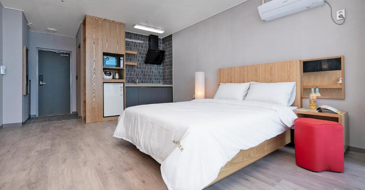 Gold Beach Resort Йосу Экстерьер фото