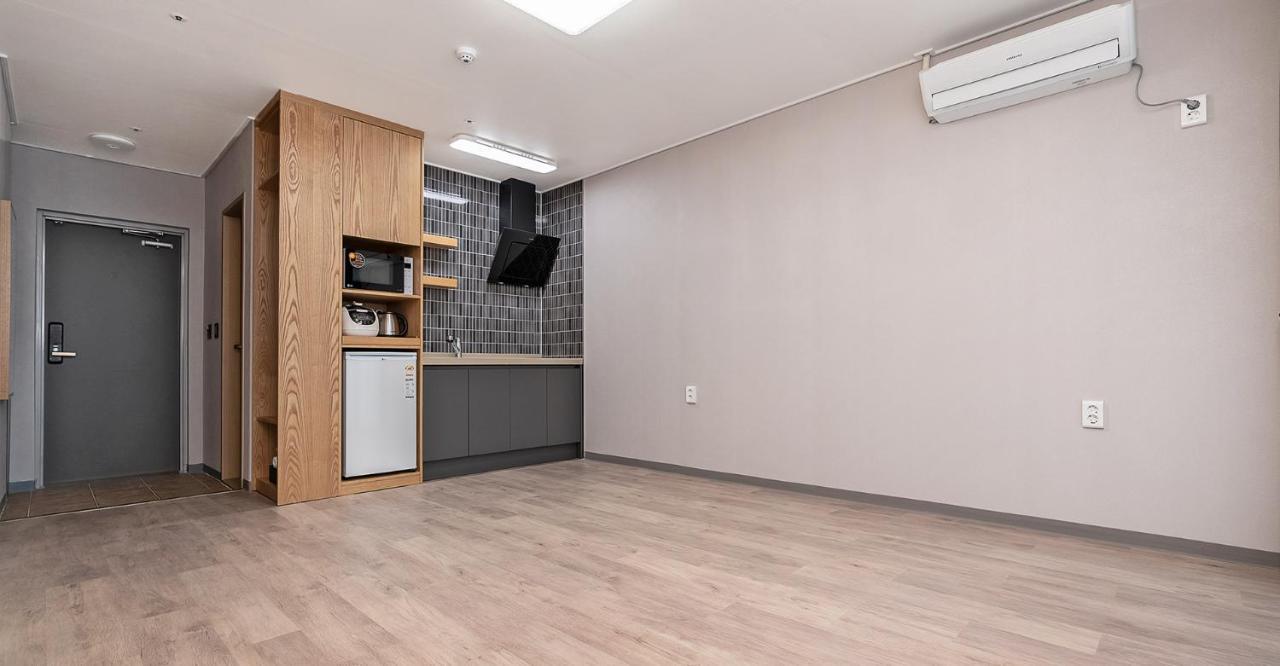 Gold Beach Resort Йосу Экстерьер фото