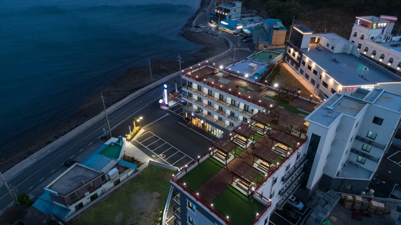 Gold Beach Resort Йосу Экстерьер фото