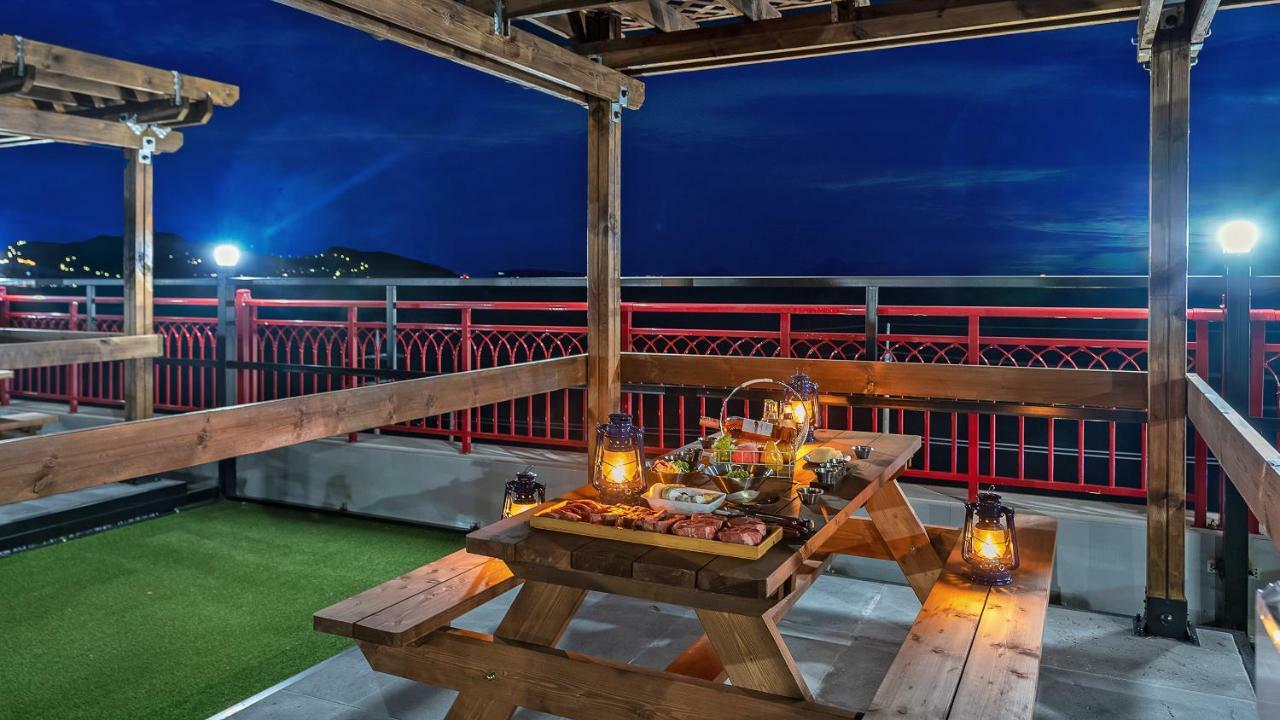 Gold Beach Resort Йосу Экстерьер фото
